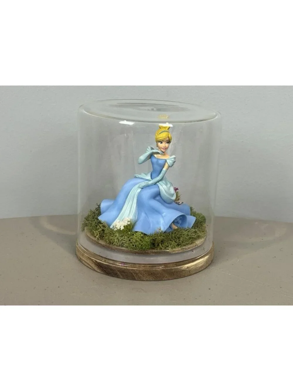 Disney Cinderella Sitting Cake Topper Handmade Cloche Dome Diorama Display 5”